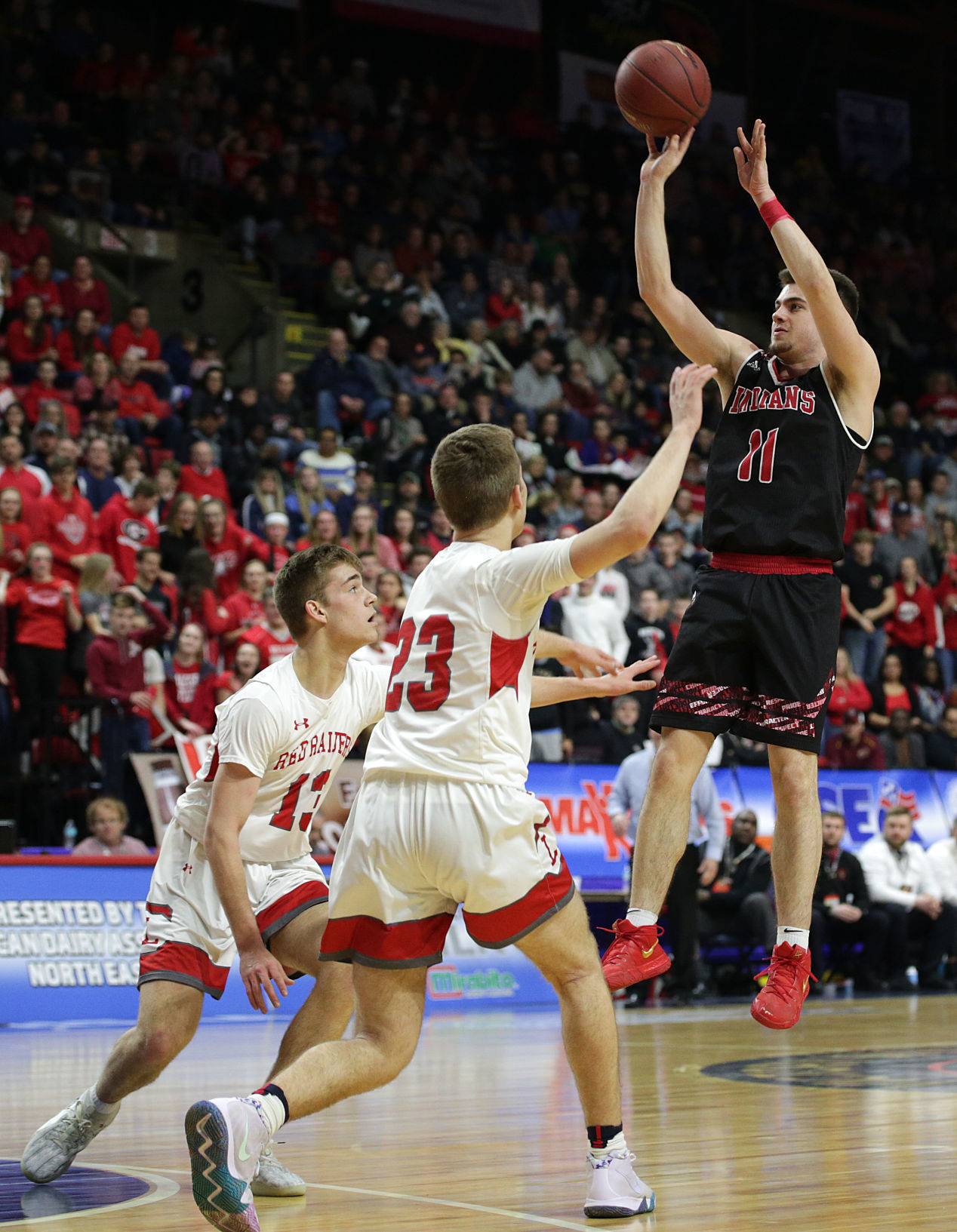Boys Basketball: Glens Falls wins state title